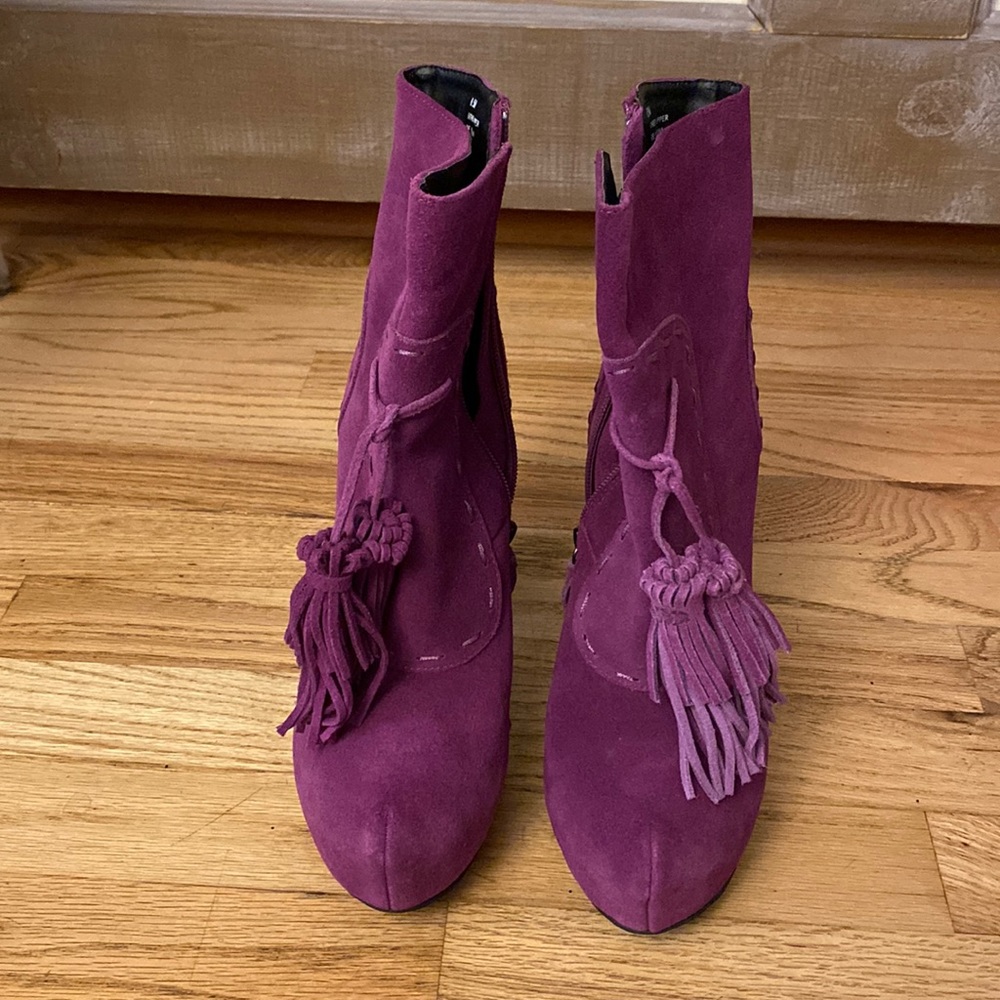 Mojo, Moxy, purple suede platform boots